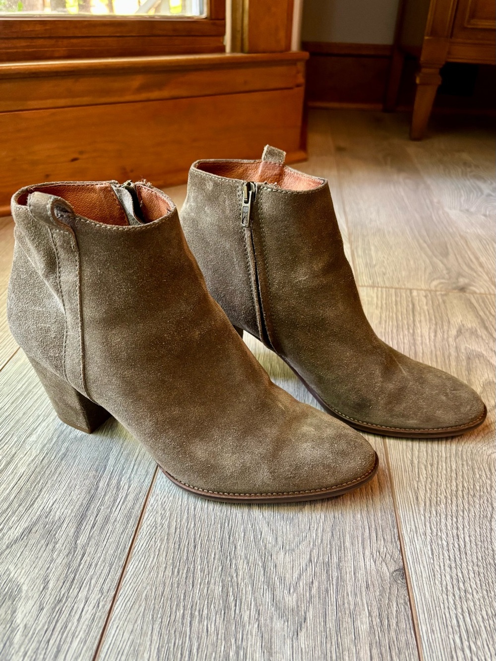 Madewell The Billie Boot Suede Ankle Booties Womens 9.5 Olive Green Heel 39679